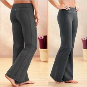 Athleta Kick Booty Wide Leg Flare Legging Yoga Pant Gray Size Small